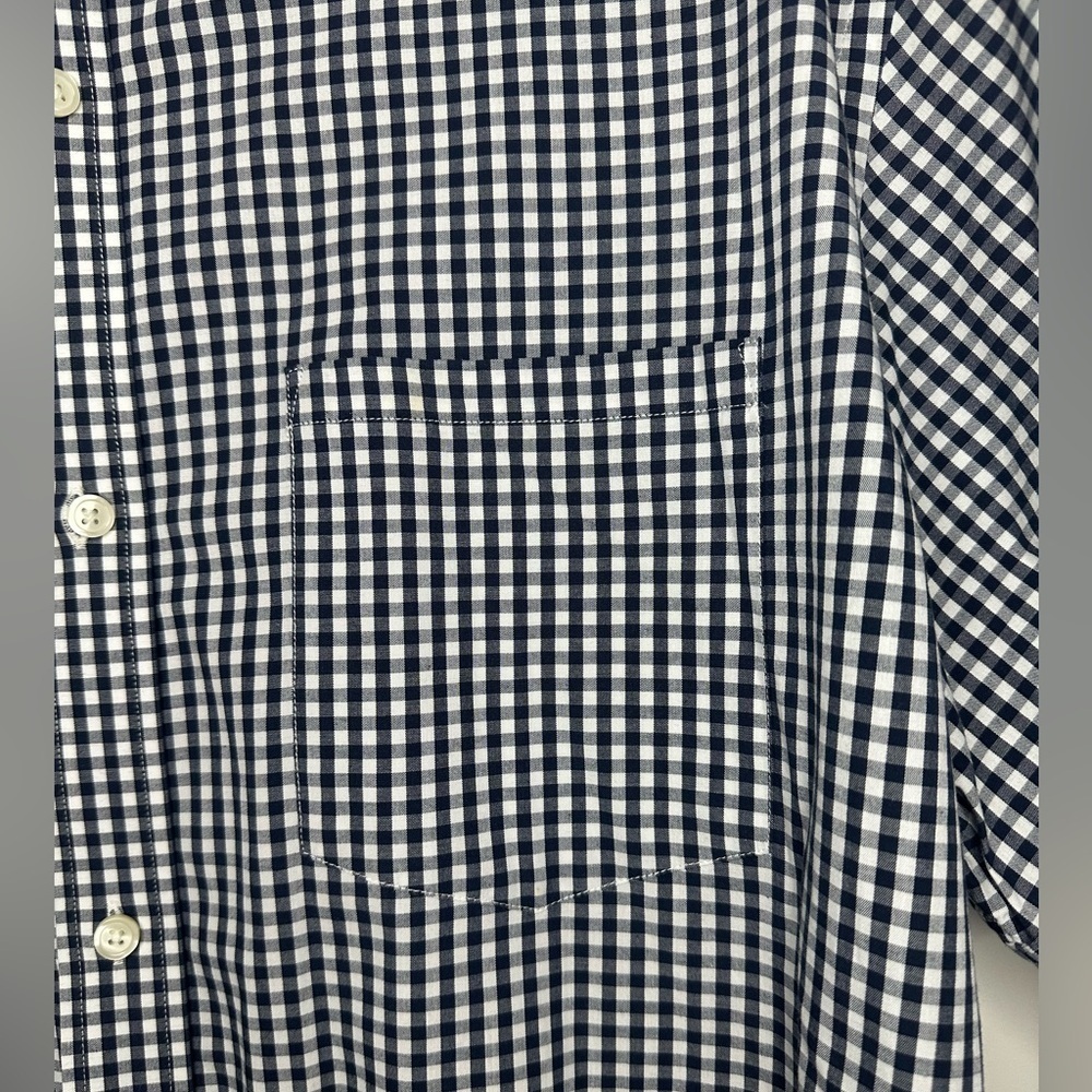 Banana Republic Black and White Casual Button Down Shirt - Picture 3 of 4
